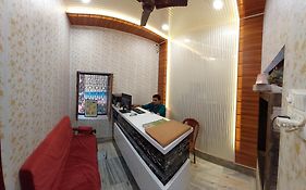 Teerth Guest House Varanasi 3*