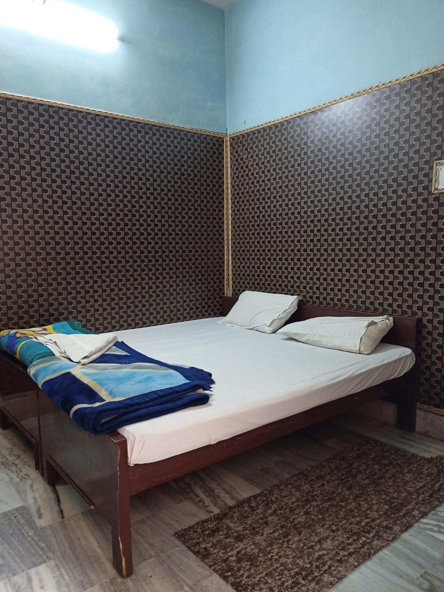 Teerth Guest House Varanasi Exterior photo
