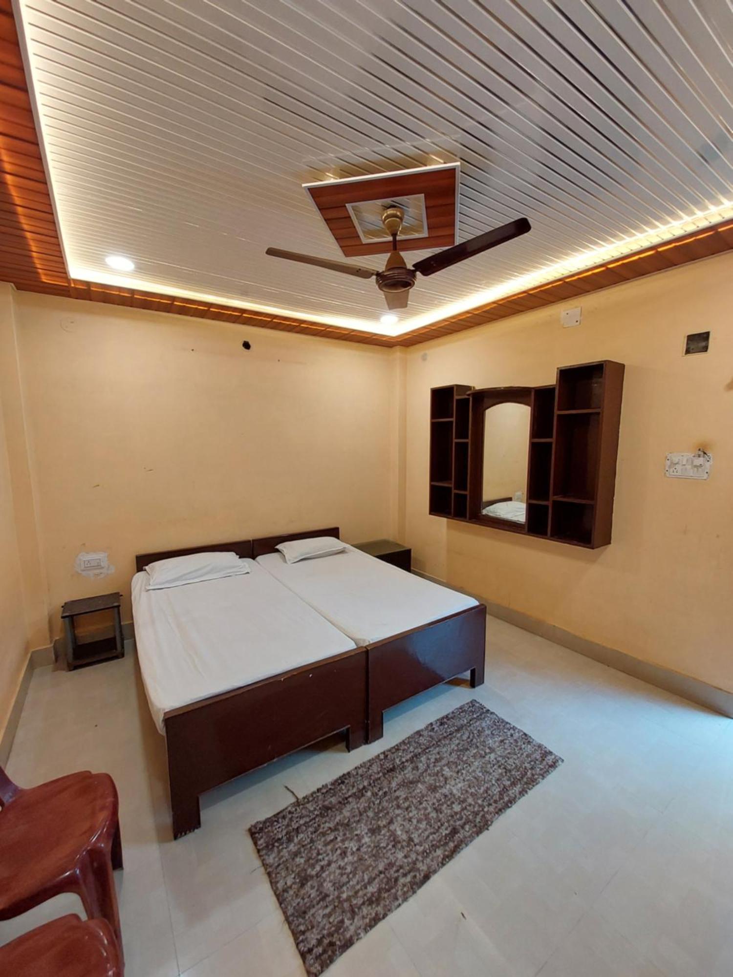 Teerth Guest House Varanasi Exterior photo