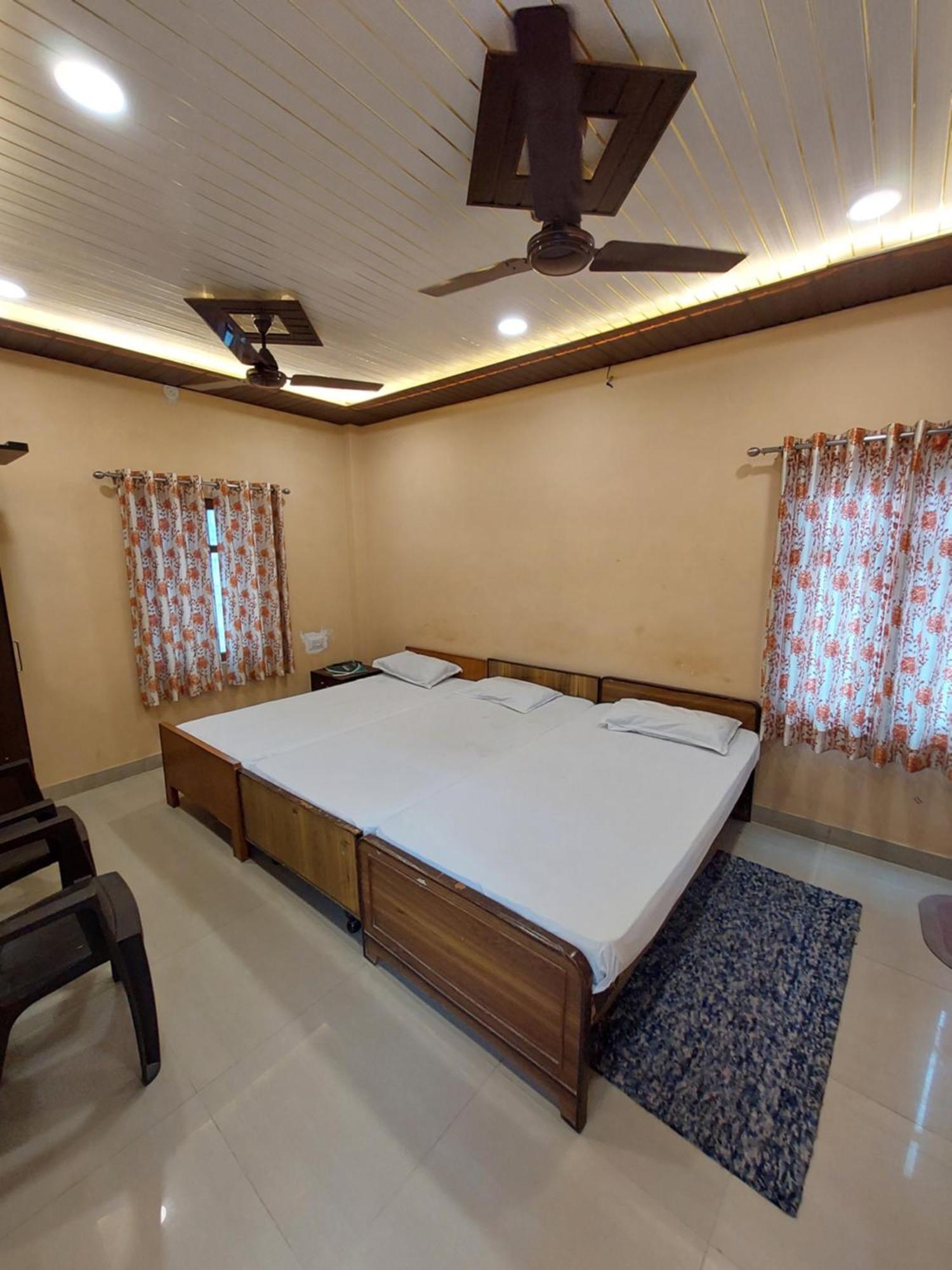 Teerth Guest House Varanasi Exterior photo