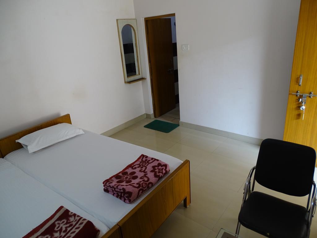 Teerth Guest House Varanasi Room photo