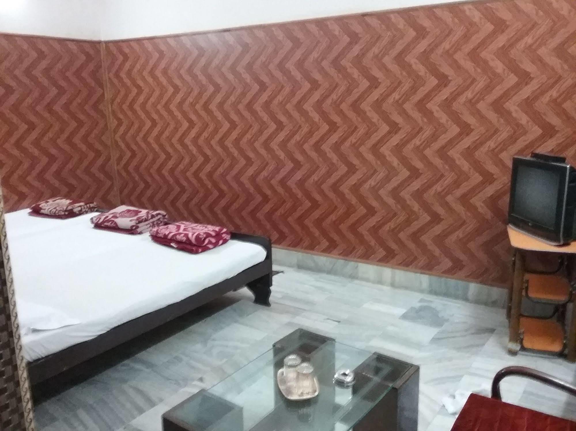 Teerth Guest House Varanasi Exterior photo